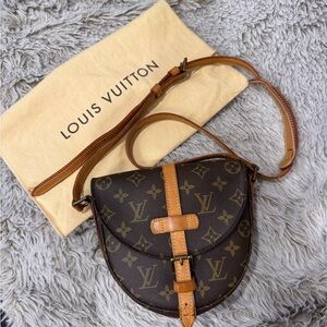 Louis Vuitton Chantilly leather crossbody bag